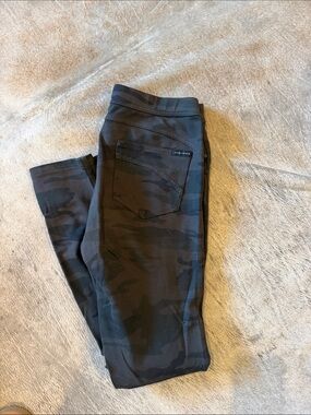 Sanctuary Black Camo Ponte Skinny Pants
